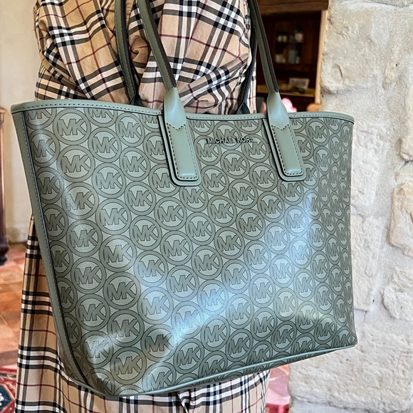 Michael Kors Jodie MD Signature Tote  Handbag Light + Wallet set NWT Authentic - Picture 8 of 12